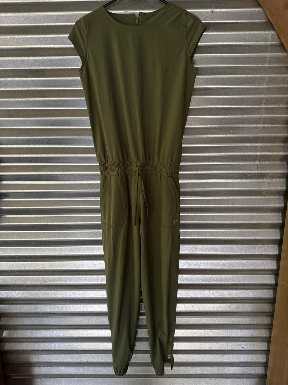 Albion Olive Green Short-Sleeve Jumpsuit with Drawstring Waist Xs